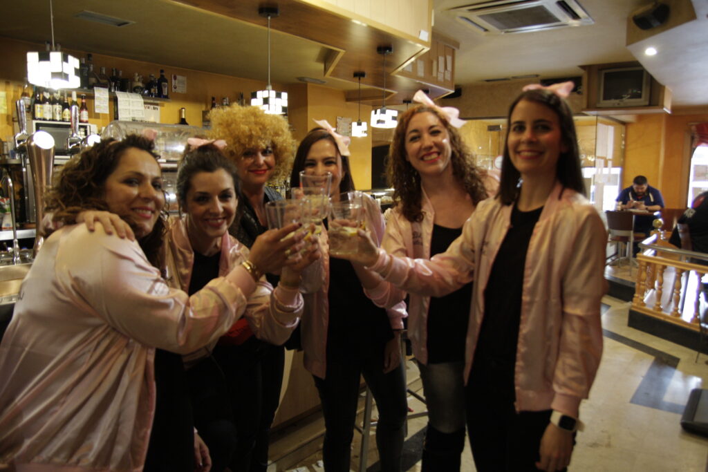ruta de bares por salamanca. actividades para grupos de despedida en salamanca