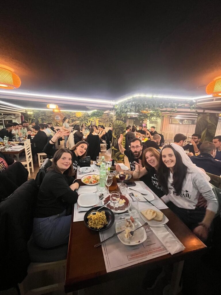 Restaurante Mi Gran Noche - Único para despedidas en Salamanca
