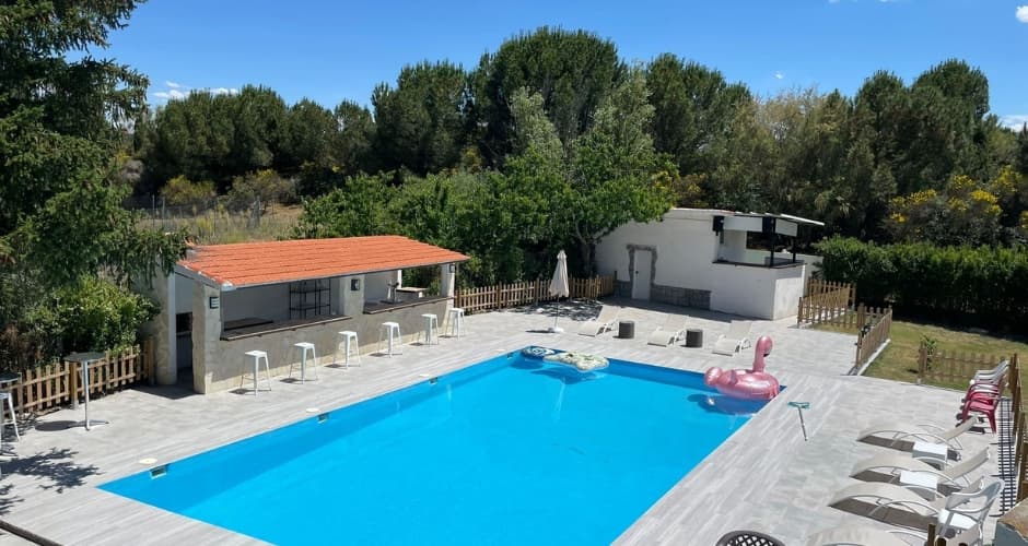 Chalets con piscina y discoteca para tu despedida en Salamanca